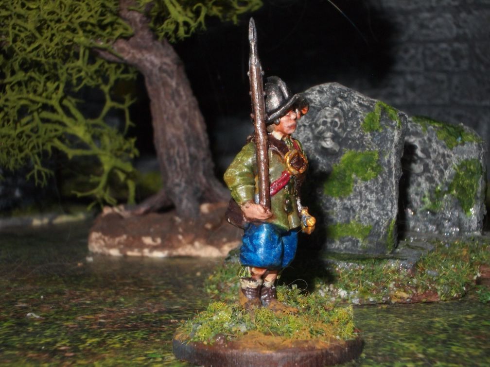 28mm 17th century pikeman miniature.